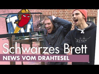 Schwarzes Brett bauen mit Rocket Beans TV – NDA Reloaded | Kliemannsland